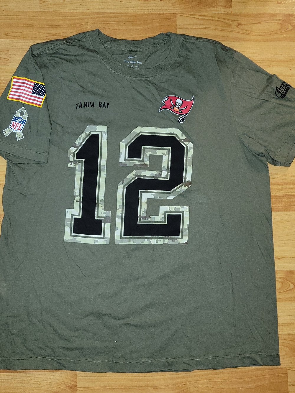 Nike Tom Brady Tampa Bay Buccaneers NFL Salute To Service Green T-Shirt, XL
